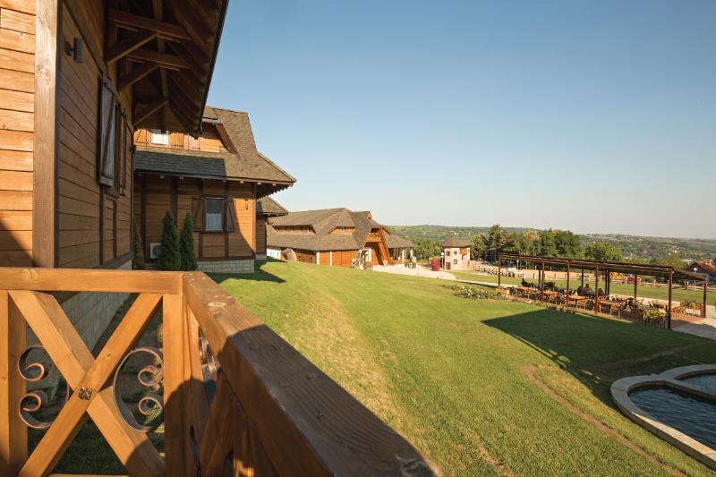 Etno Complex Vrdnicka Kula Hotel Vrdnik Exterior photo