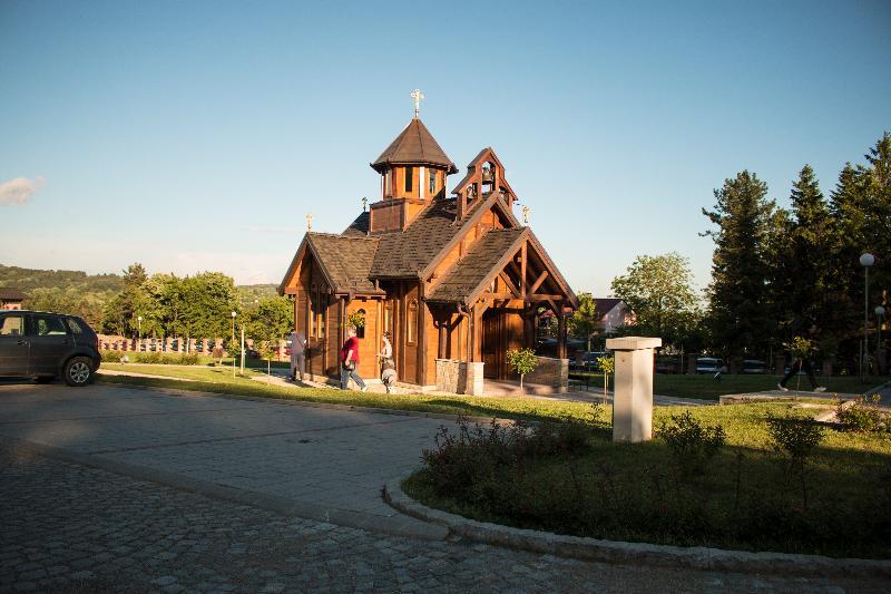 Etno Complex Vrdnicka Kula Hotel Vrdnik Exterior photo